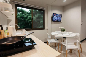 S3 Silom26 · S3 Silom central, large room, full kitchen, WIFI,
